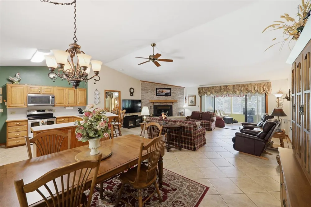 561 SE 28TH STREET Melrose, FL 32666