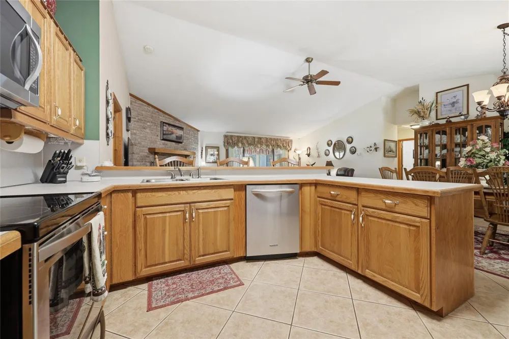 561 SE 28TH STREET Melrose, FL 32666