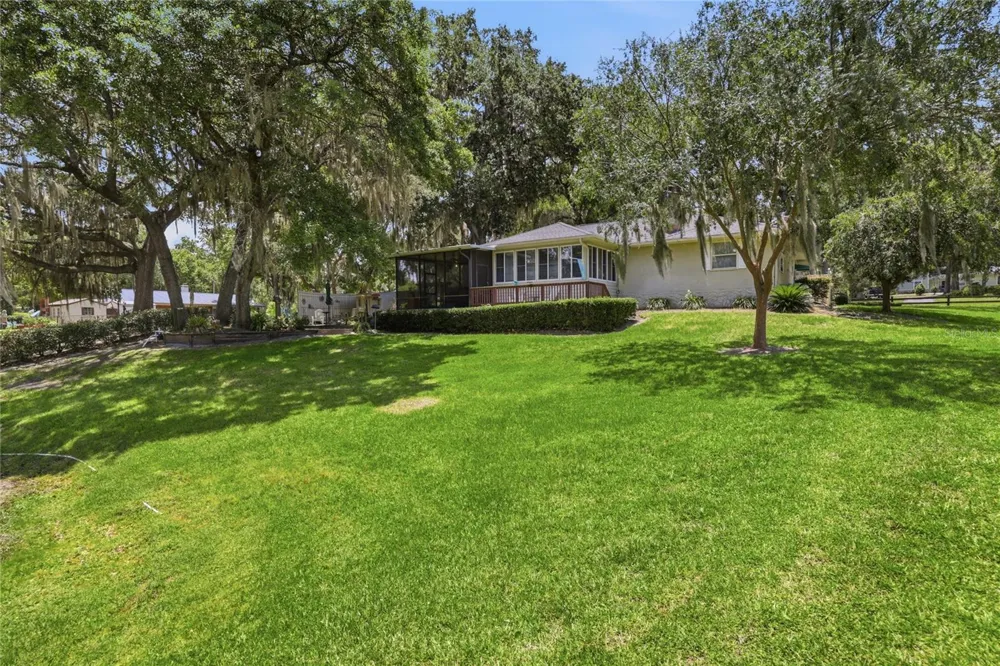 561 SE 28TH STREET Melrose, FL 32666