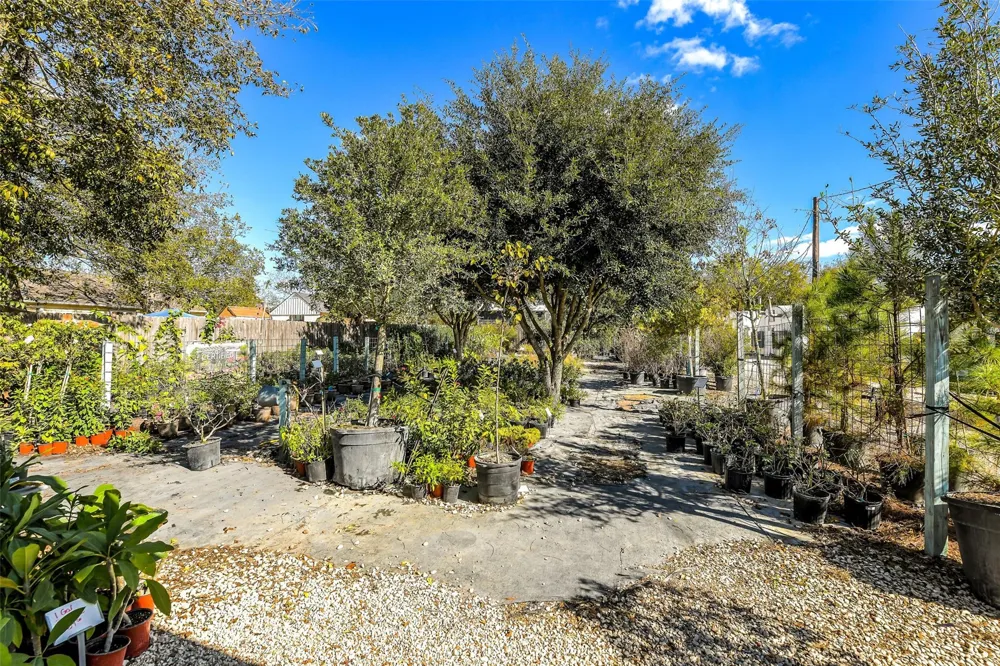 511 W Main Street Weimar, TX 78962
