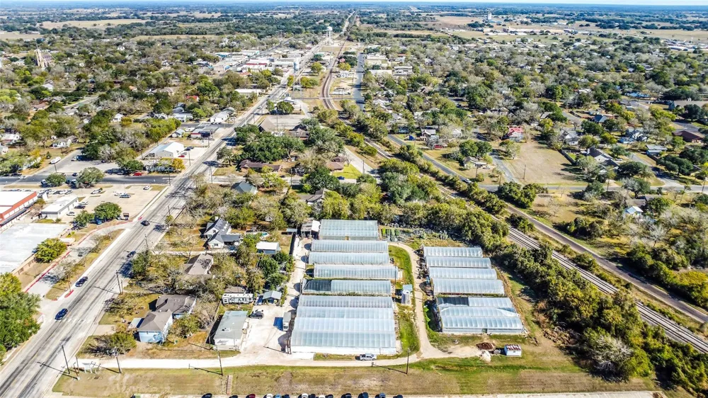 511 W Main Street Weimar, TX 78962