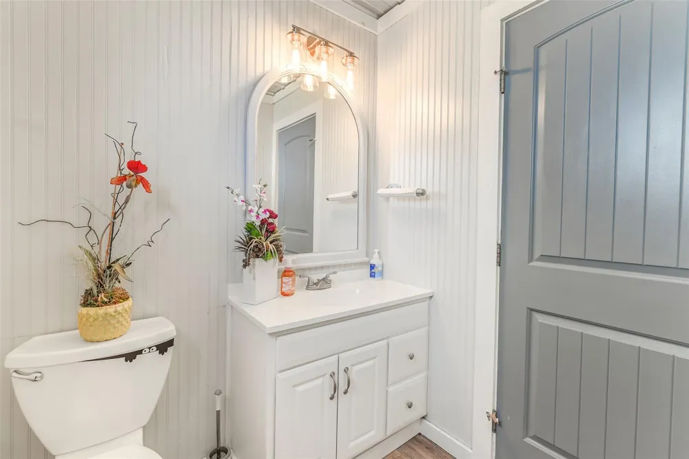 511 W Main Street Weimar, TX 78962