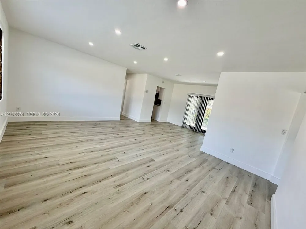 1101 NW 201st St Miami Gardens, FL 33169