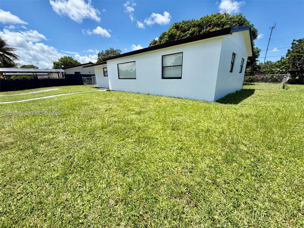 1101 NW 201st St Miami Gardens, FL 33169