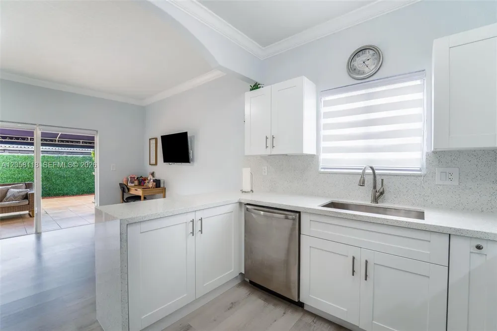 15819 SW 54th Ter Miami, FL 33185