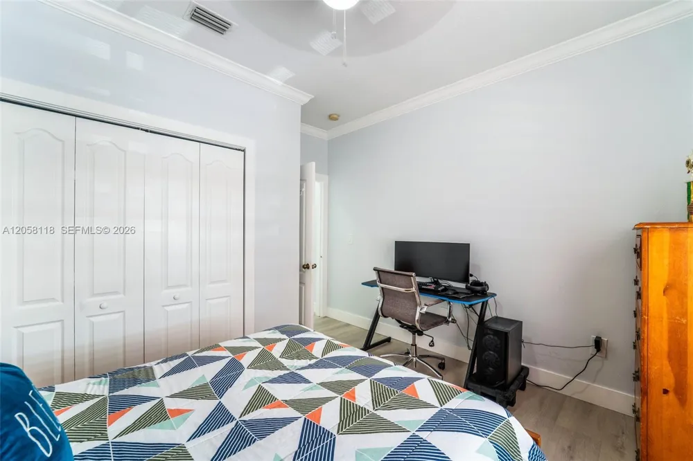 15819 SW 54th Ter Miami, FL 33185