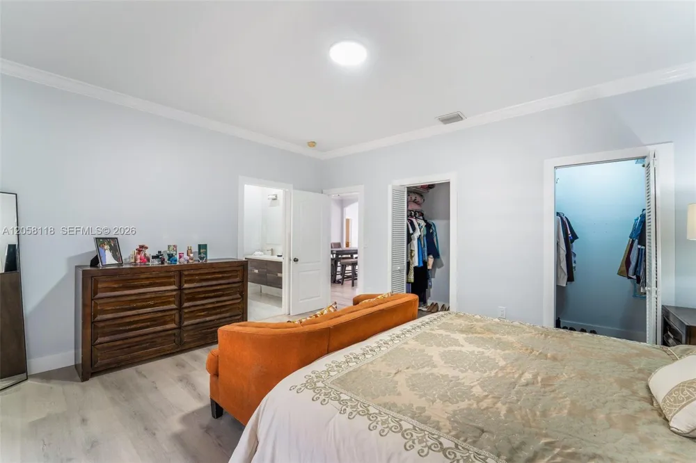 15819 SW 54th Ter Miami, FL 33185