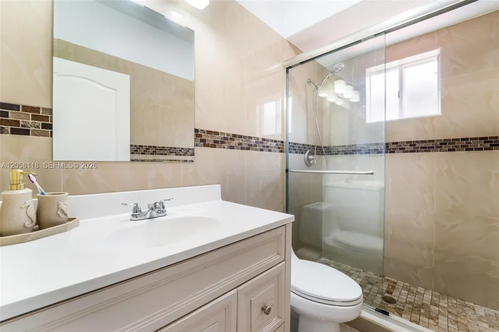 15819 SW 54th Ter Miami, FL 33185
