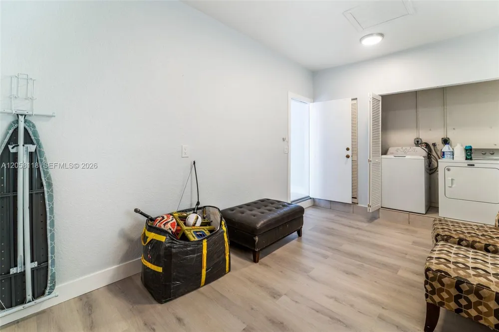 15819 SW 54th Ter Miami, FL 33185