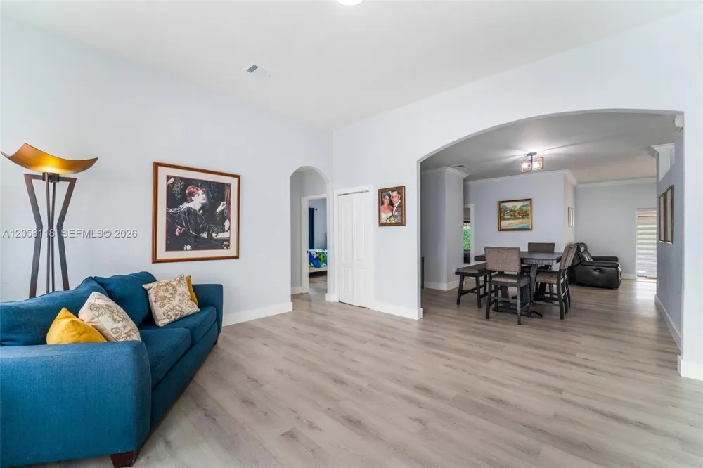15819 SW 54th Ter Miami, FL 33185