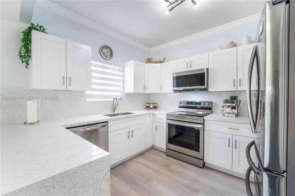 15819 SW 54th Ter Miami, FL 33185