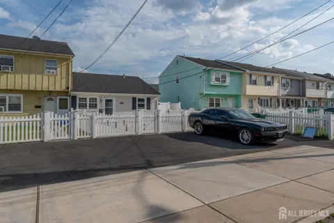 30-30 Warren Street