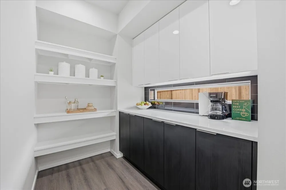 16005 57th Avenue W Edmonds, WA 98026