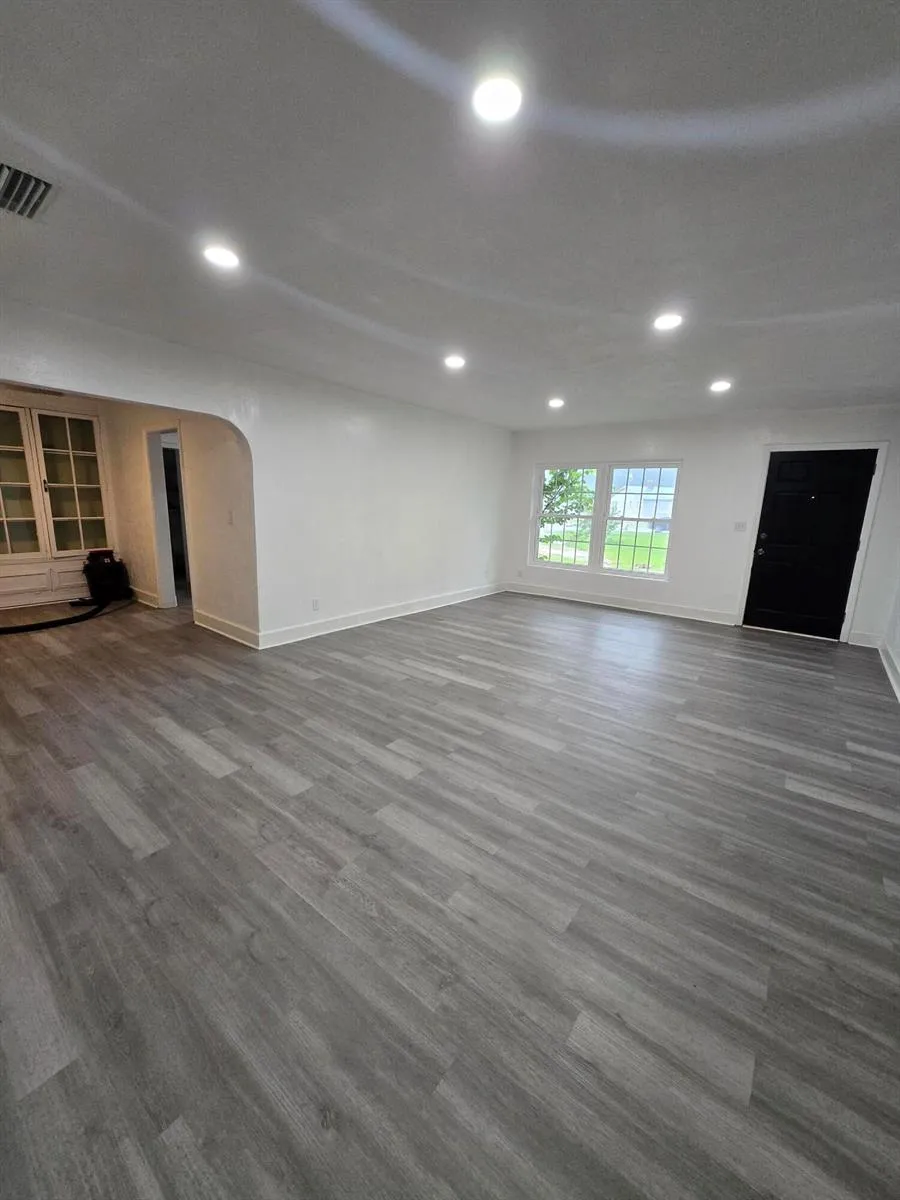 8305 HOGAN ROAD Jacksonville, FL 32216