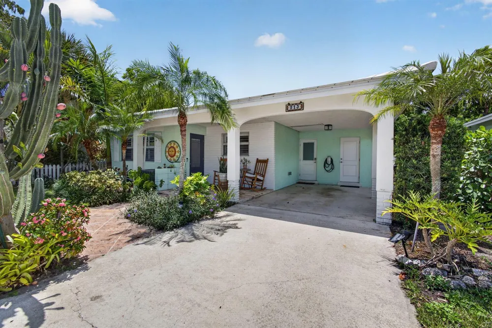 213 Fordham Drive Lake Worth, FL 33460