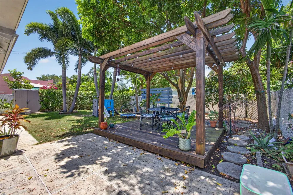 213 Fordham Drive Lake Worth, FL 33460