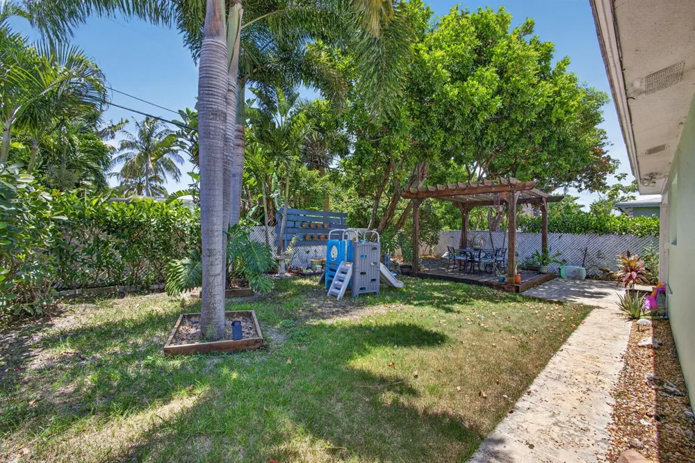 213 Fordham Drive Lake Worth, FL 33460