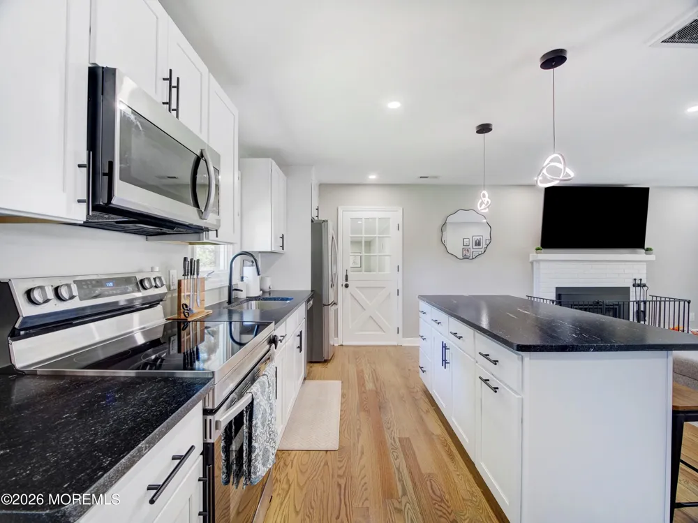 86 Extonville Road Hamilton, NJ 08620