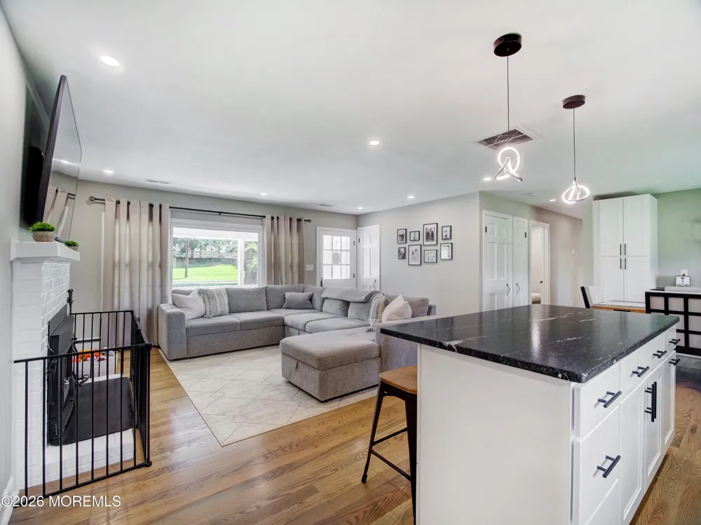 86 Extonville Road Hamilton, NJ 08620