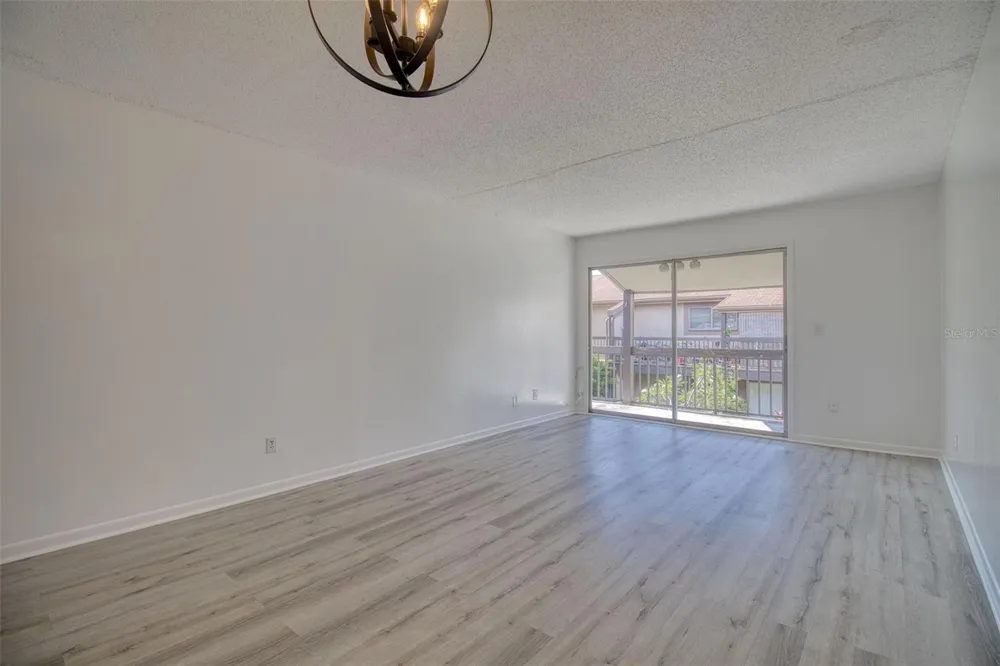 6334 NEWTOWN CIRCLE #34B4 Tampa, FL 33615