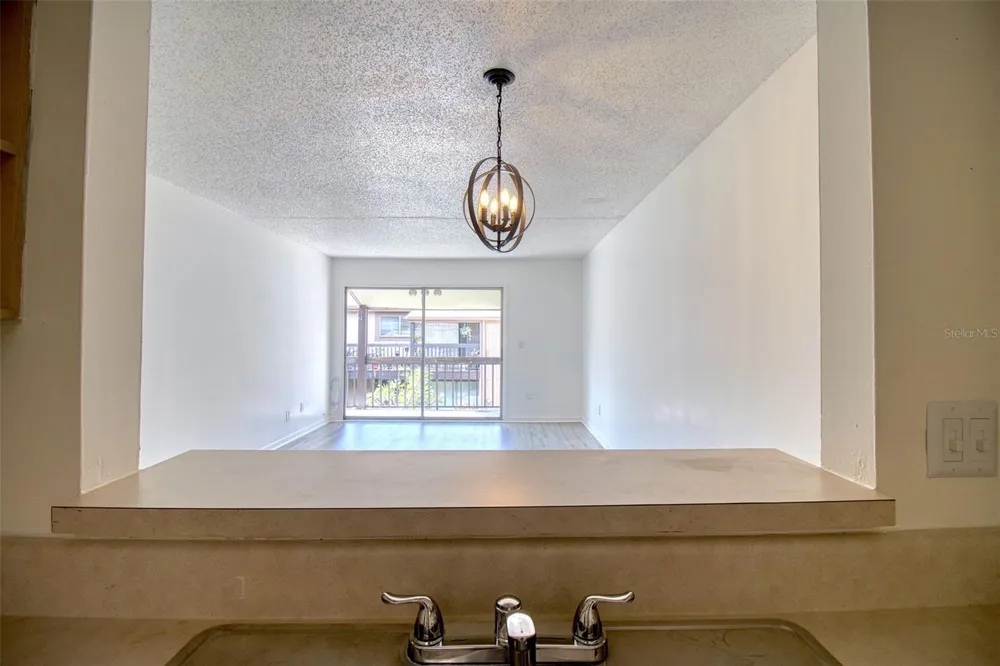 6334 NEWTOWN CIRCLE #34B4 Tampa, FL 33615