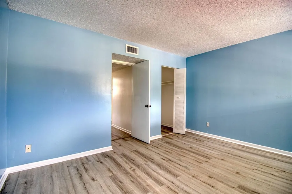 6334 NEWTOWN CIRCLE #34B4 Tampa, FL 33615