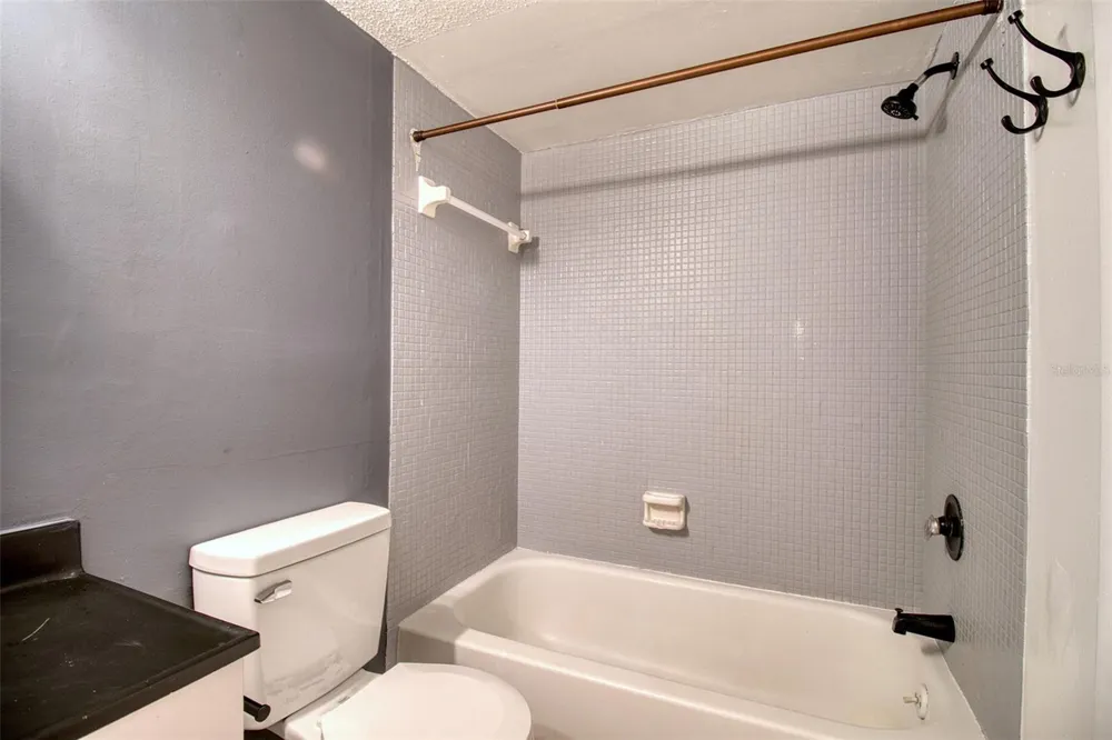 6334 NEWTOWN CIRCLE #34B4 Tampa, FL 33615