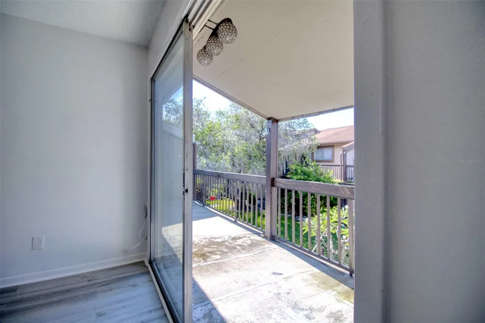 6334 NEWTOWN CIRCLE #34B4 Tampa, FL 33615