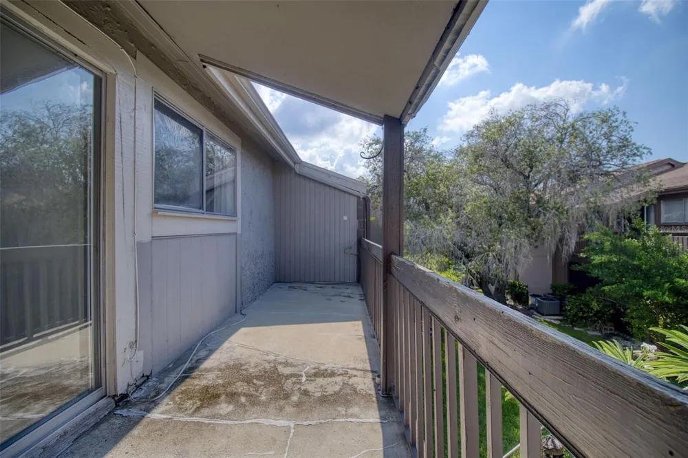 6334 NEWTOWN CIRCLE #34B4 Tampa, FL 33615