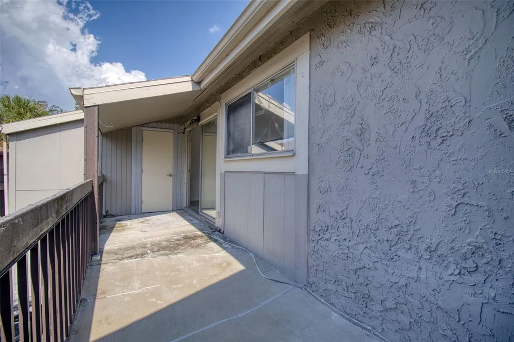 6334 NEWTOWN CIRCLE #34B4 Tampa, FL 33615
