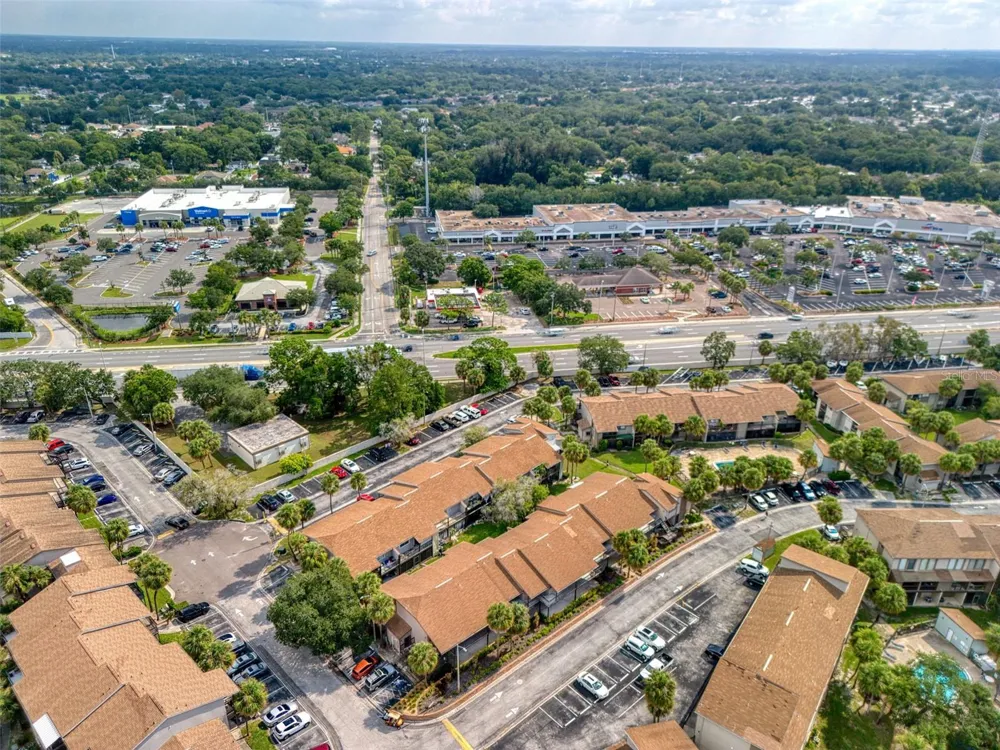 6334 NEWTOWN CIRCLE #34B4 Tampa, FL 33615