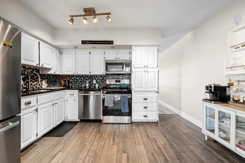 2416 WORLD PARKWAY BOULEVARD #26 Clearwater, FL 33763