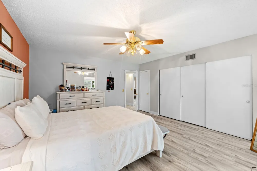 2416 WORLD PARKWAY BOULEVARD #26 Clearwater, FL 33763