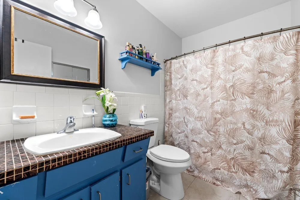 2416 WORLD PARKWAY BOULEVARD #26 Clearwater, FL 33763