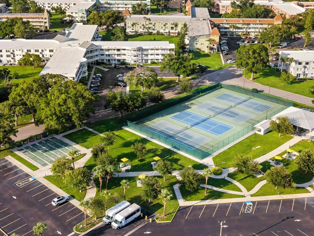 2416 WORLD PARKWAY BOULEVARD #26 Clearwater, FL 33763