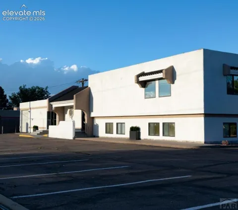 2020 S Pueblo Boulevard
