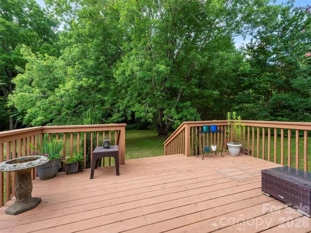 32 Reeves Road Leicester, NC 28748