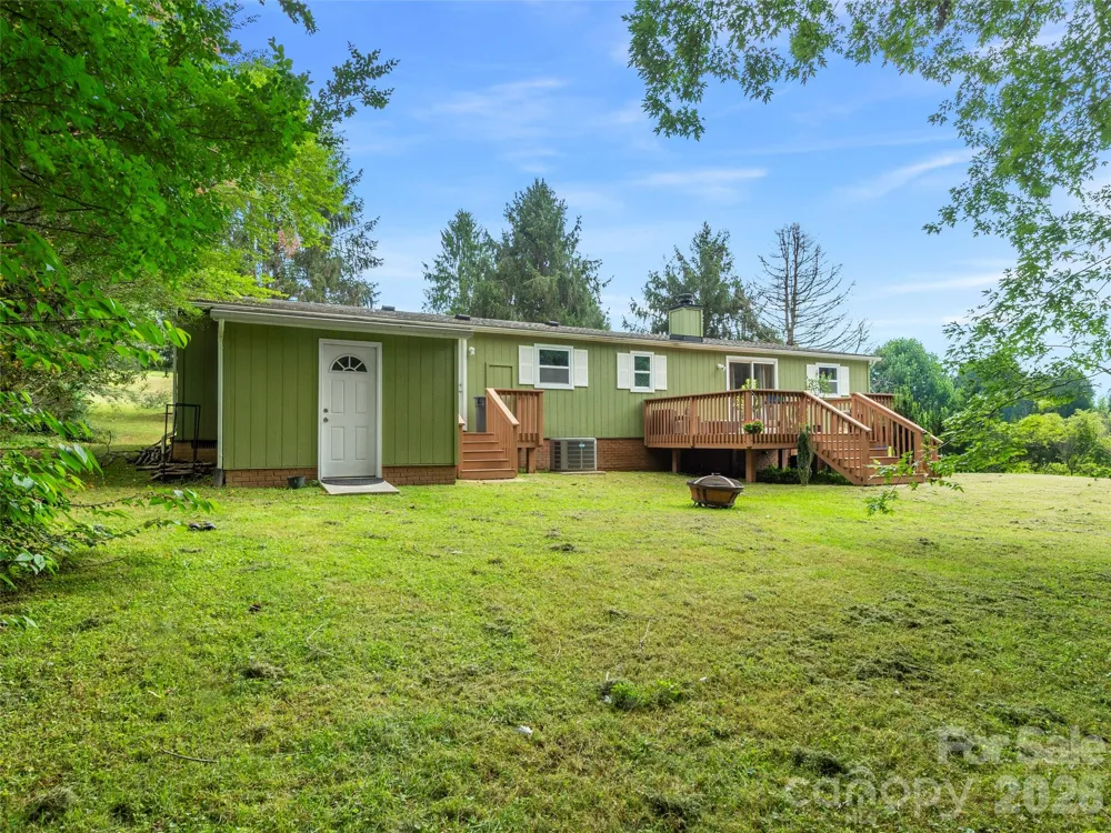 32 Reeves Road Leicester, NC 28748