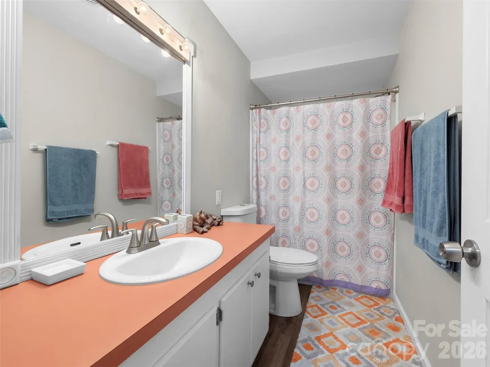 32 Reeves Road Leicester, NC 28748