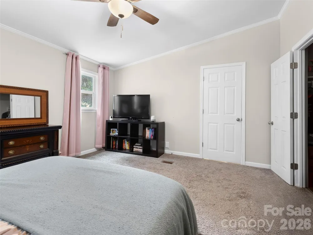 32 Reeves Road Leicester, NC 28748