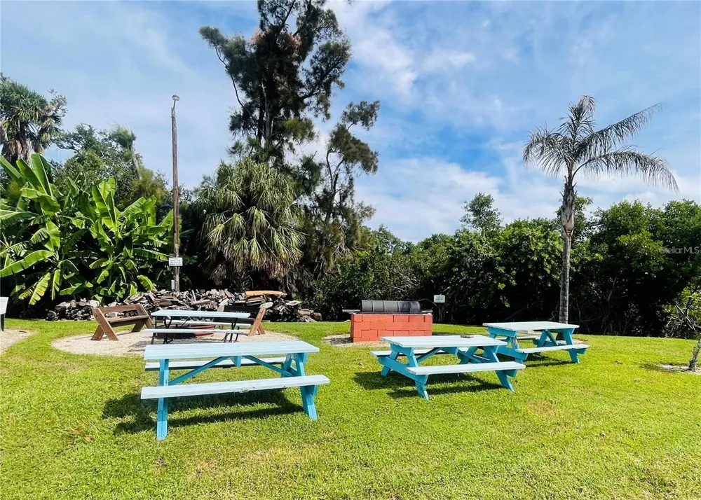21 ILLINOIS STREET Palmetto, FL 34221