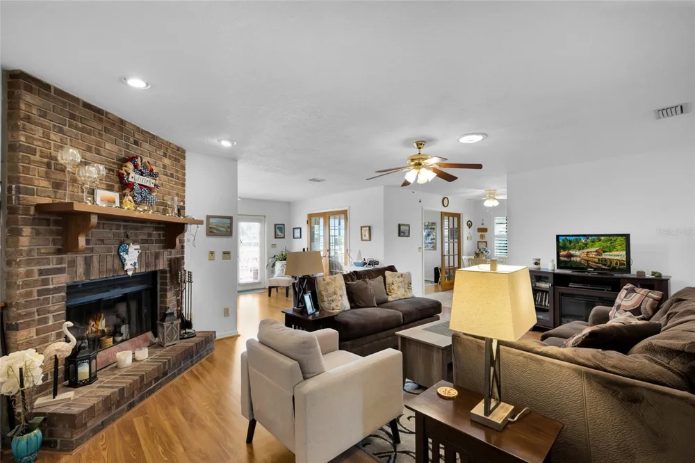 2045 SE 32ND STREET ocala, FL 34471