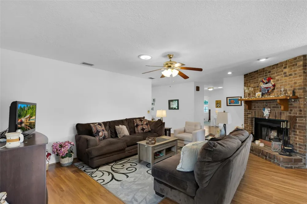 2045 SE 32ND STREET ocala, FL 34471