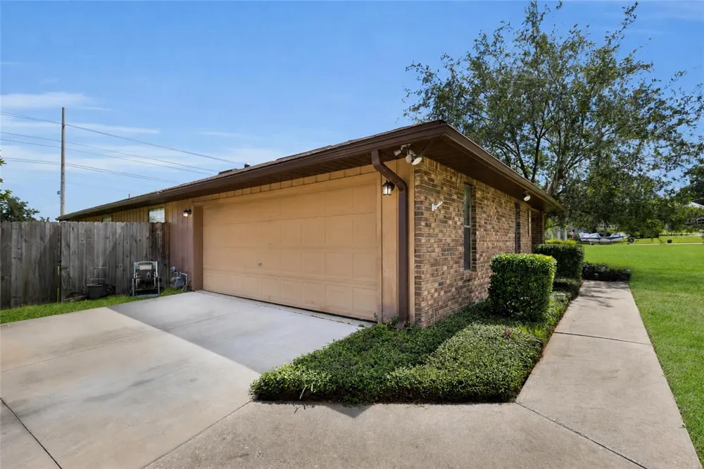 2045 SE 32ND STREET ocala, FL 34471