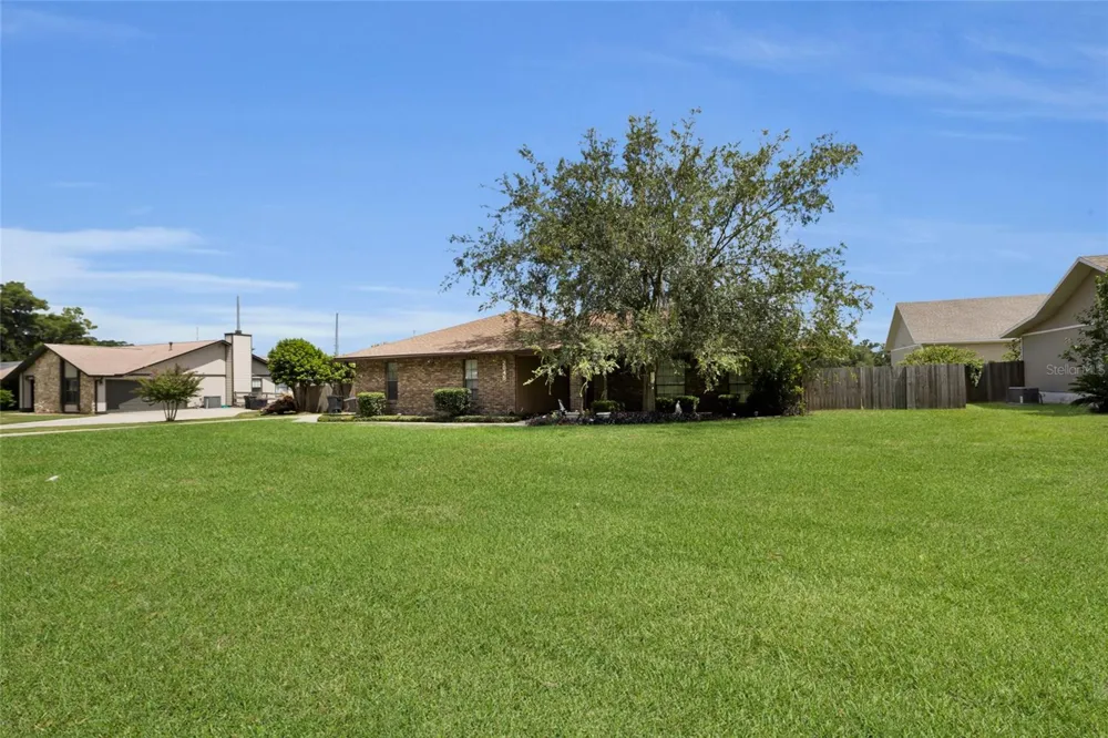 2045 SE 32ND STREET ocala, FL 34471