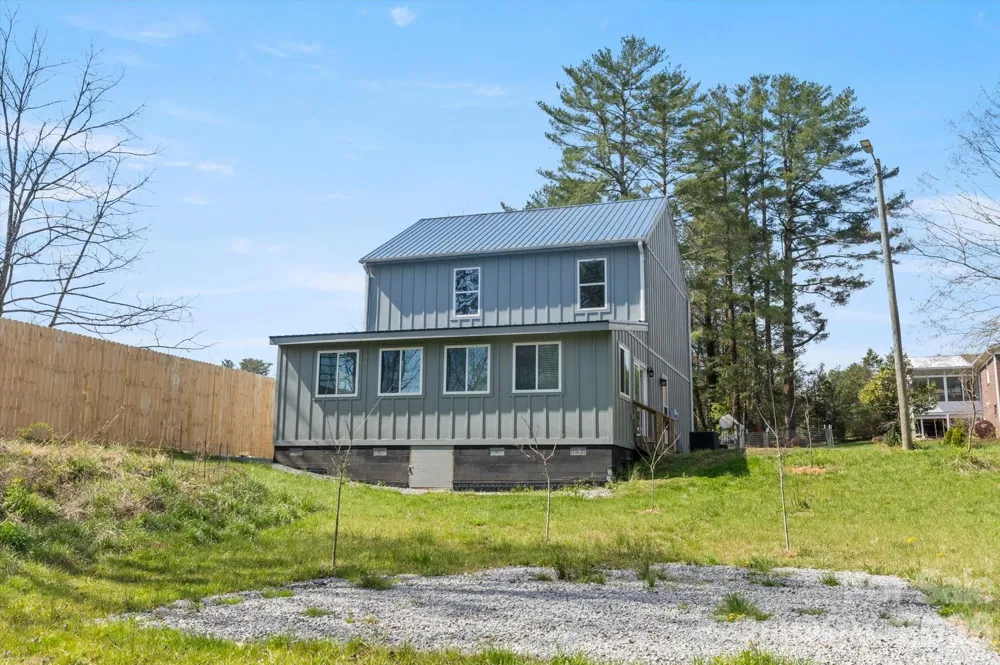 84 Poplar Street Brevard, NC 28712