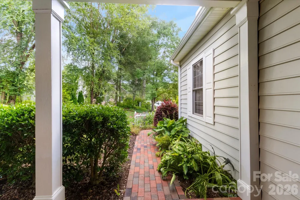 36 Sheffield Place Brevard, NC 28712