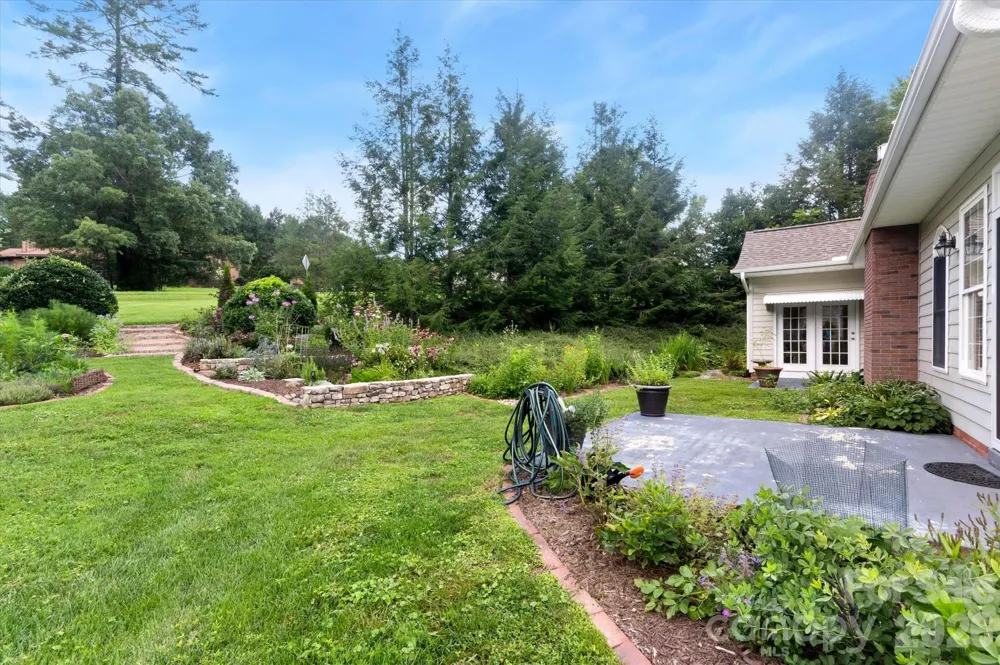 36 Sheffield Place Brevard, NC 28712