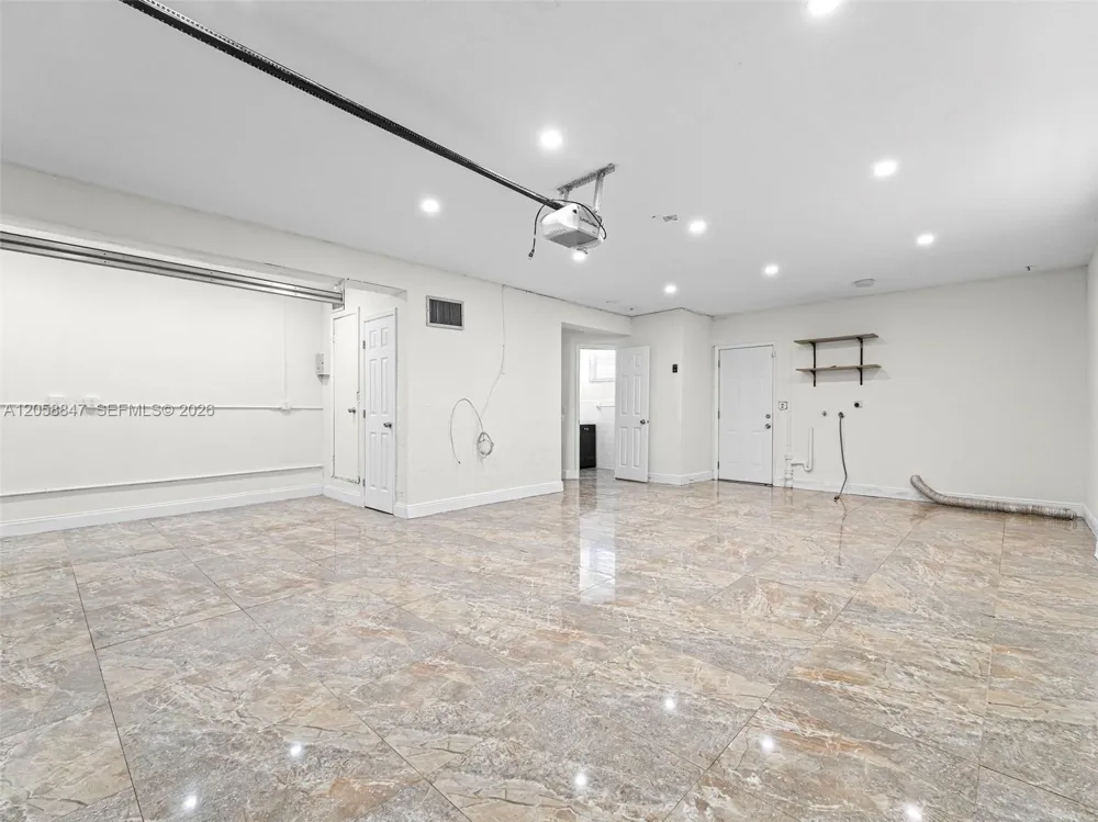 2045 NW 115th St Miami, FL 33167