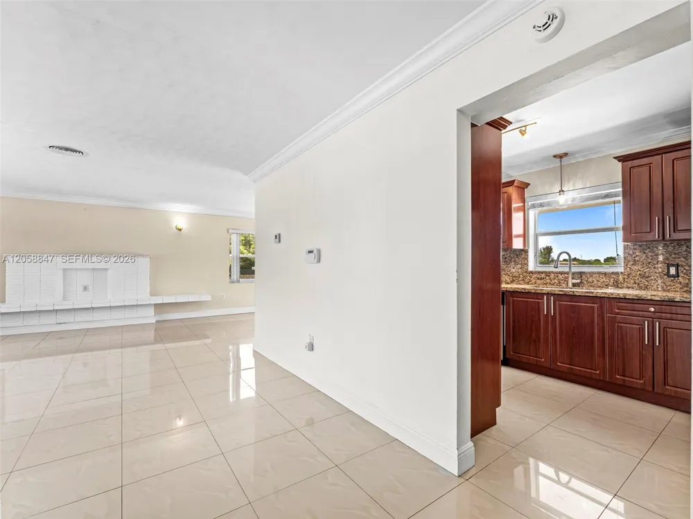 2045 NW 115th St Miami, FL 33167